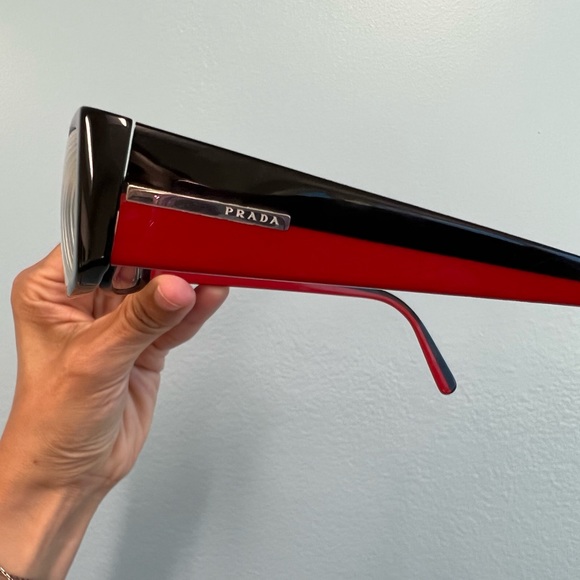 Prada Línnea Roja prescription glasses. - Picture 7 of 11
